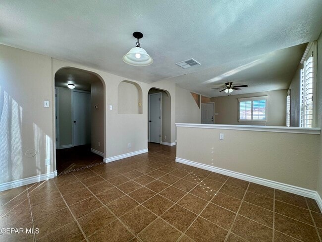 Building Photo - 12270 Tierra Bella Dr