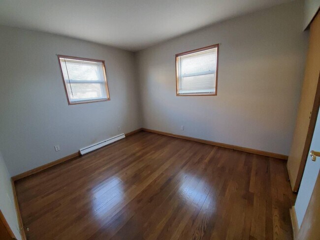 Building Photo - 3952 S 43rd St