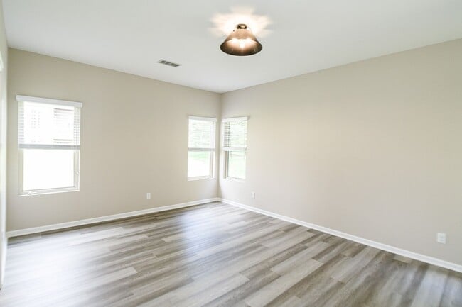 Building Photo - 2 bed 2 bath Ranch Townhouse in Winfield