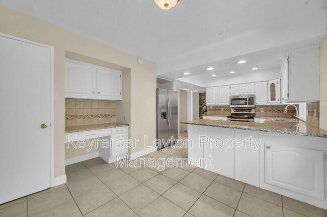 Building Photo - 2420 Bonneville Terrace Dr