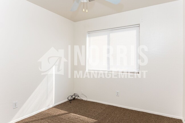 Building Photo - 13971 S Rosemont Rd
