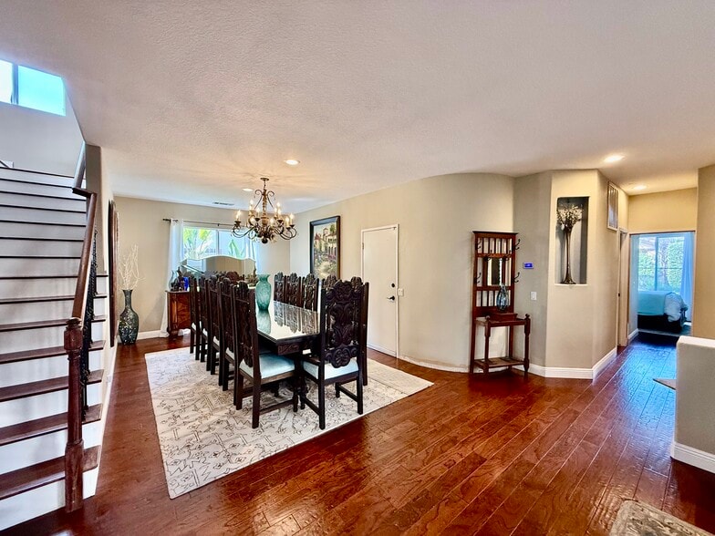 Building Photo - 26341 Via Corrizo