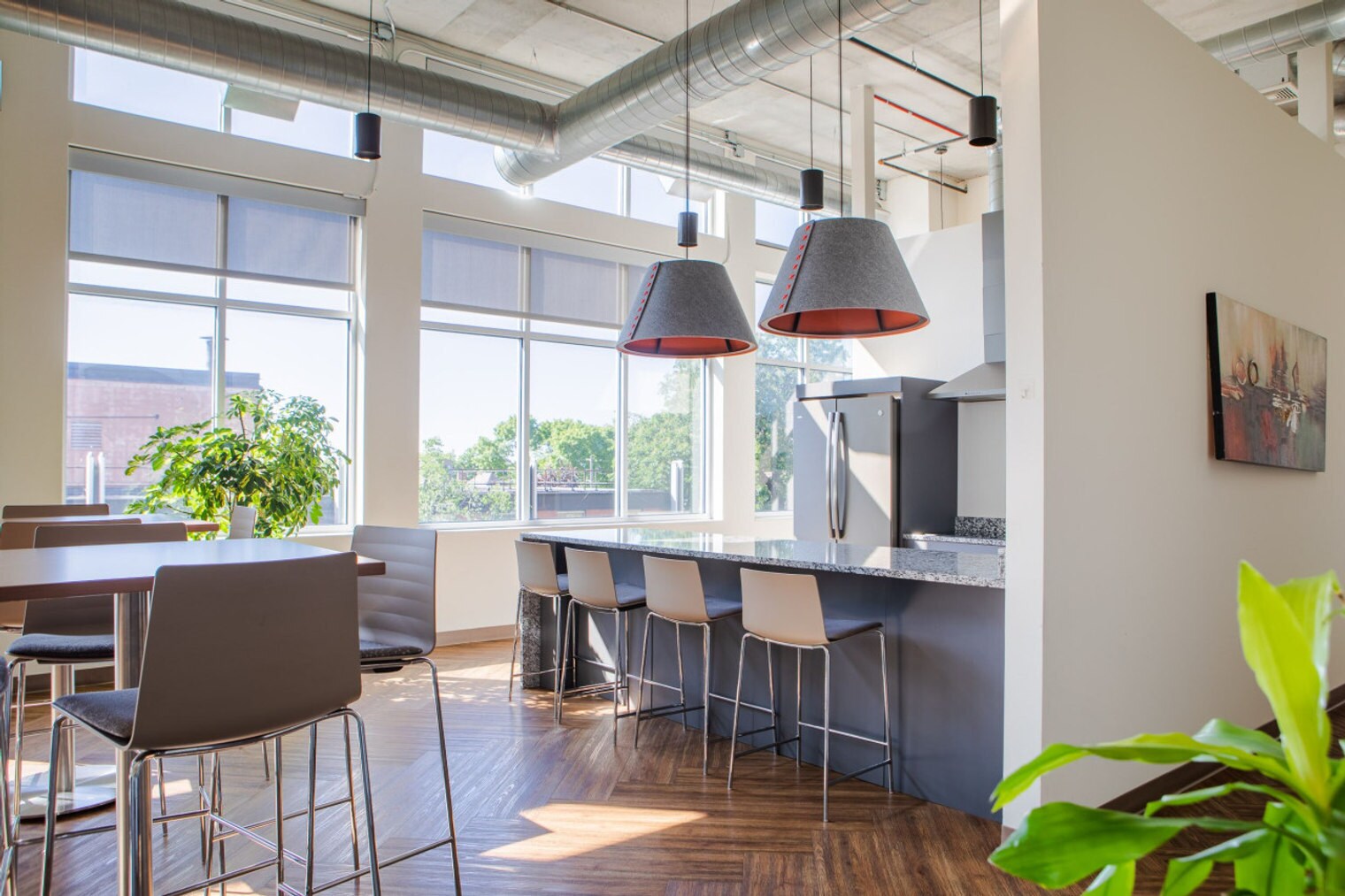 Building Photo - 1840 N Farwell Ave