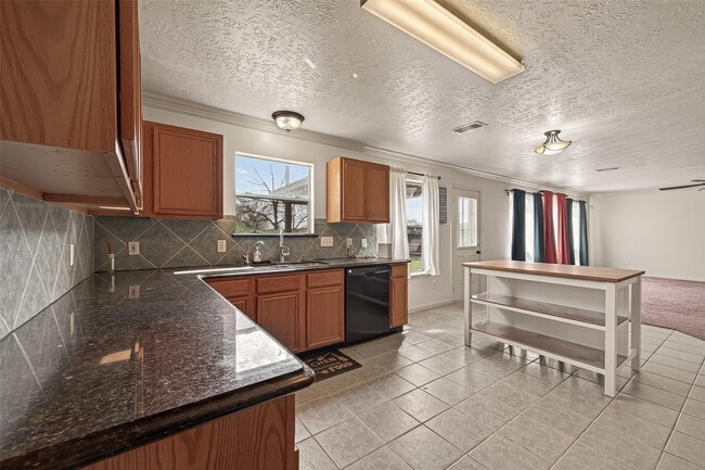 Building Photo - 11002 Heron Nest St