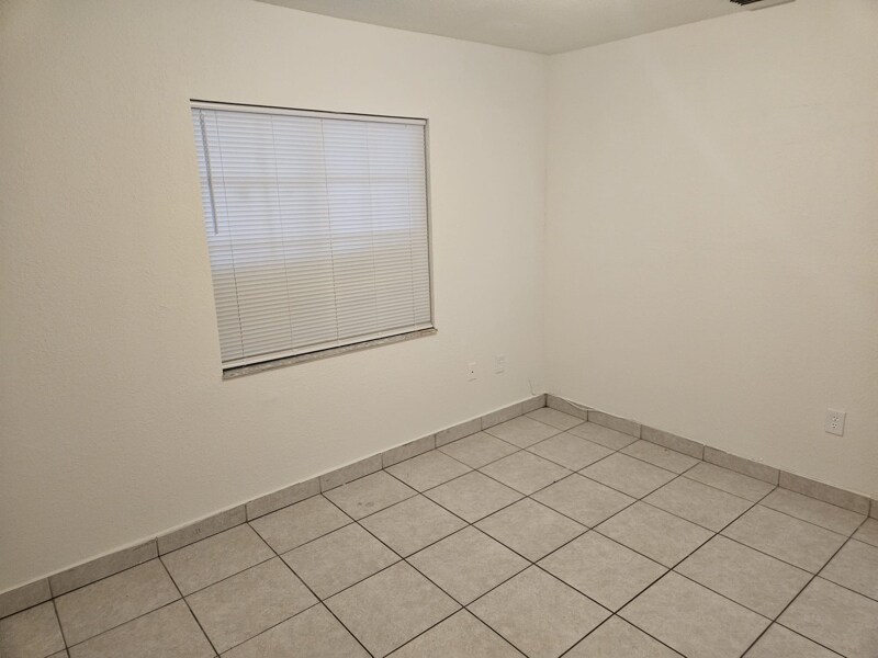 Building Photo - 3725 NW 13th Ave
