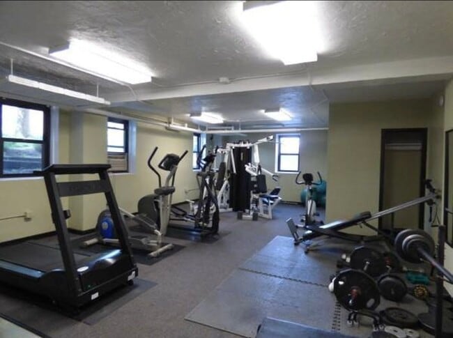 Building Photo - 11720 Edgewater Dr