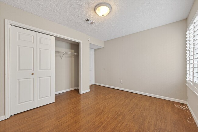 Building Photo - 12811 Ashford Meadow Dr