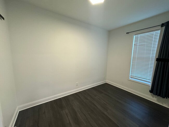 Building Photo - Stylish & Modern Living in the Heart of Tr...