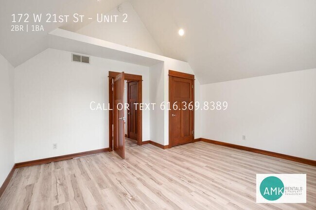 Building Photo - 172 W 21st St