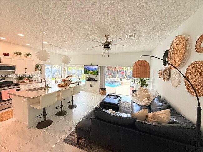 Building Photo - 4021 SW 153rd Ave