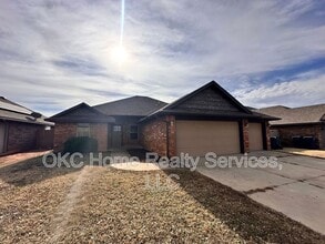 Building Photo - 2412 SE 92nd Terrace