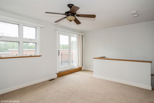 Building Photo - 7211 N Oakley Ave