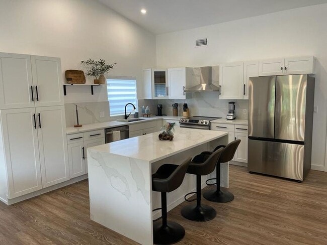 Building Photo - 7360 San Sebastian Dr