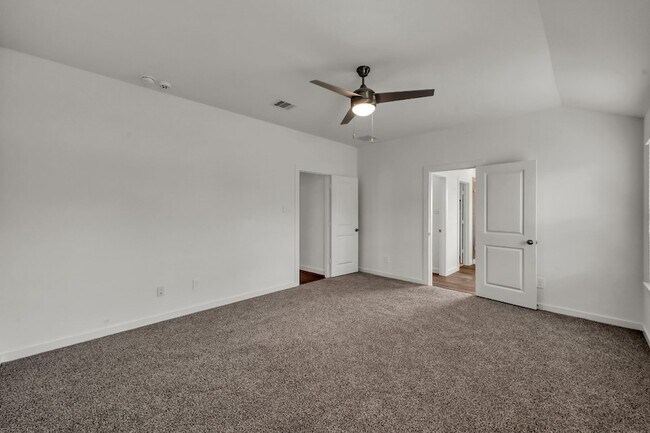 Building Photo - 647 Delicate Arch Dr