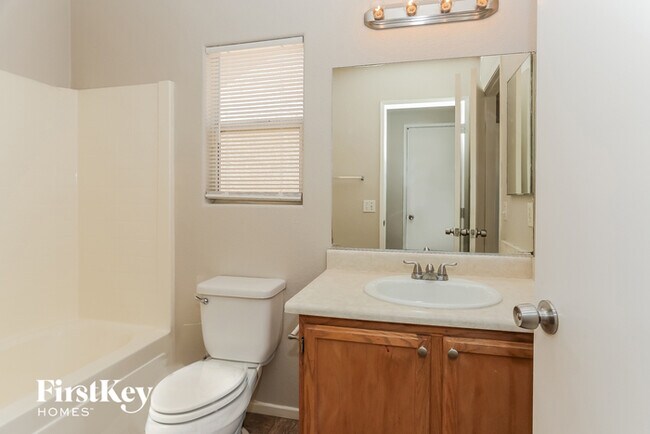 Building Photo - 5260 Paradise Valley Ave