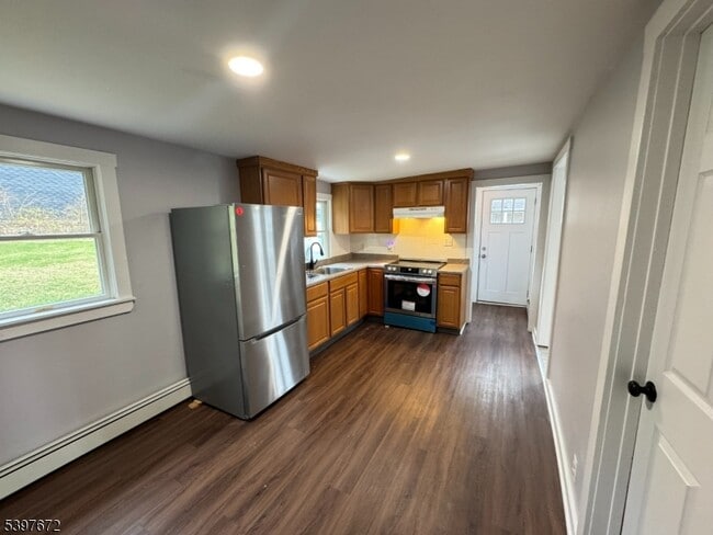 Building Photo - 606 Hardyston Ville Rd