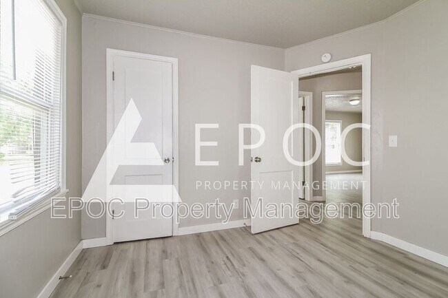 Building Photo - 317 E Jacobs Dr