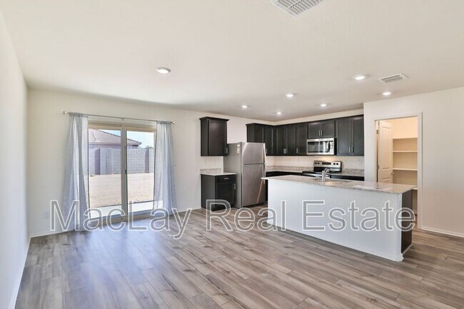 Building Photo - 3830 N Tulsa Ln