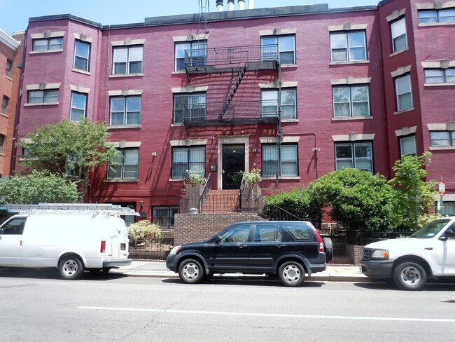 Primary Photo - Logan Circle Centrally Located near Dupont...