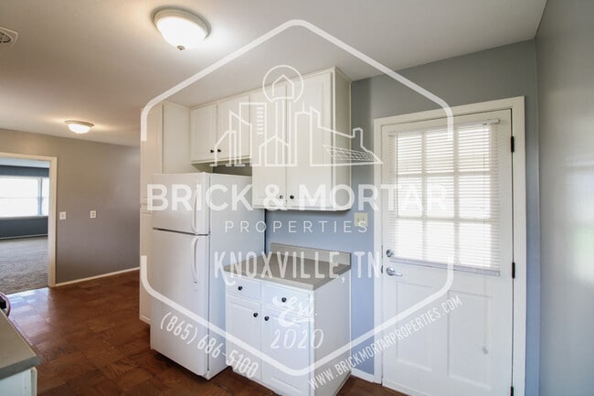 Building Photo - 209 Medford Rd