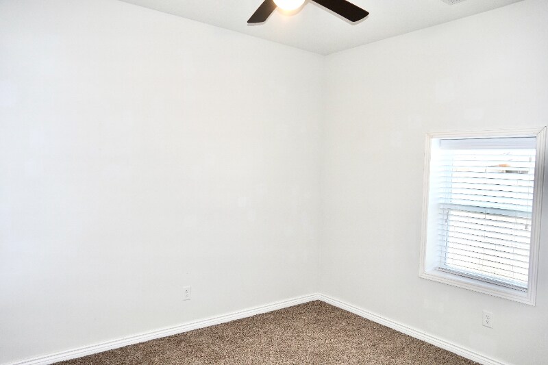 Building Photo - 2310 E St Vrain St