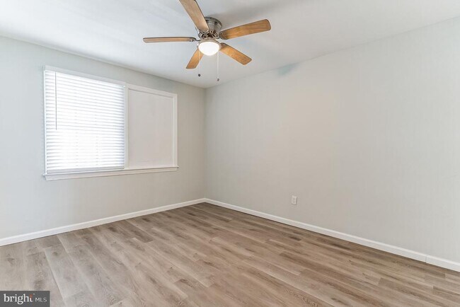 Building Photo - 1223 Simms Pl NE