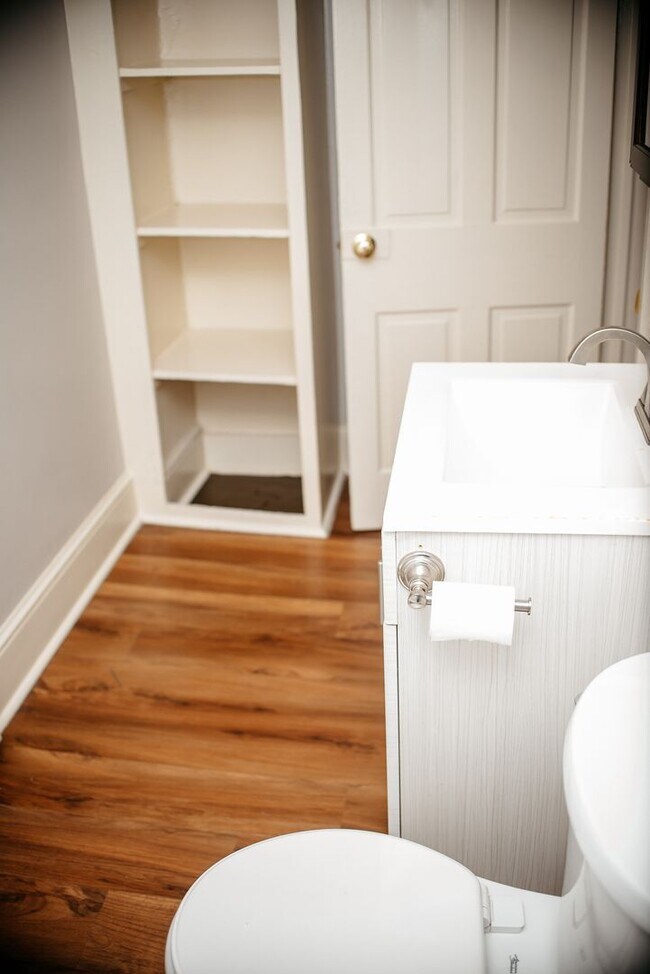 Building Photo - 331 N 3rd St