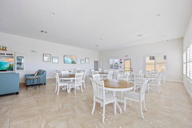 Building Photo - 1045 Jimmy Buffett Mem Hwy