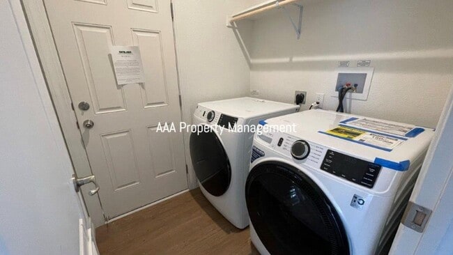 Building Photo - Walnut Creek, Beautiful 2 bedroom 2 bathroom home, Great location!