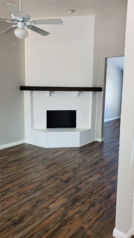 Primary Photo - 15 E Mountain Ln