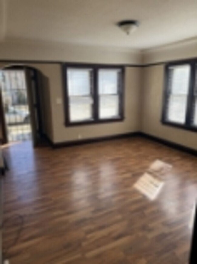 Building Photo - 5689 N 41st St