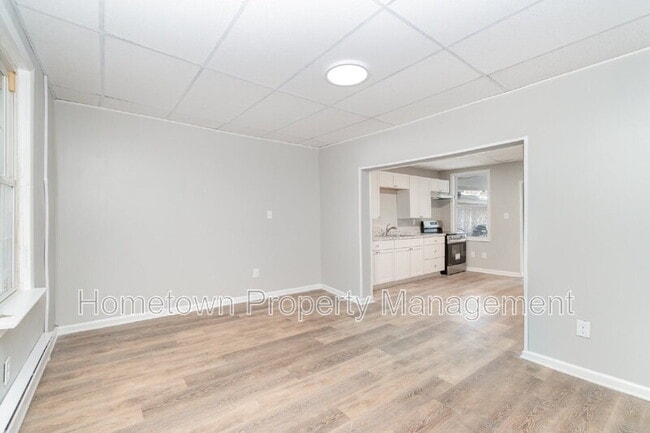 Building Photo - 608 North St