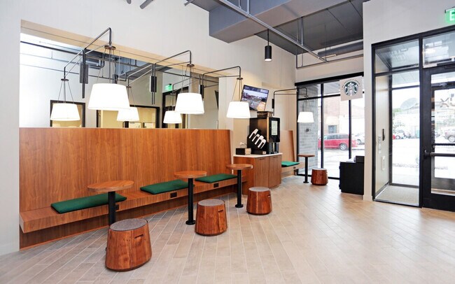 Building Photo - 1400 Walnut St