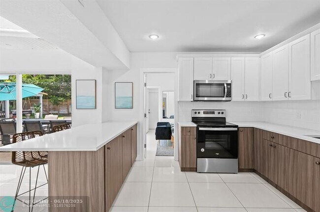 Building Photo - 20000 Highland Lakes Blvd