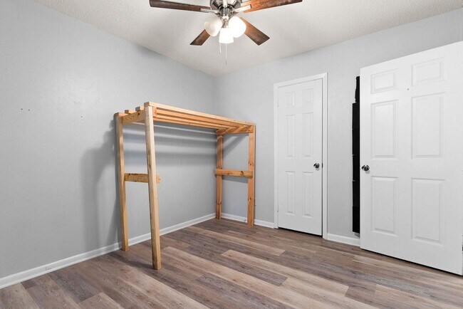 Building Photo - $500 off first months rent