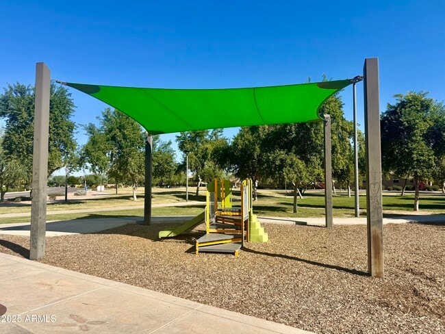 Building Photo - 3641 E Kingbird Pl