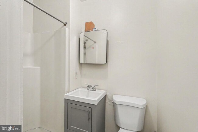 Building Photo - 229 S Fremont Ave