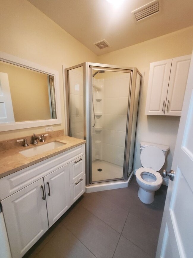 Building Photo - 1206 Drown Ave