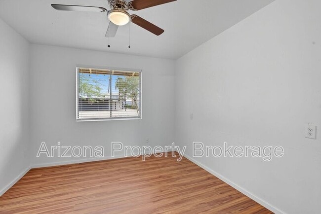 Building Photo - 2110 S Granada Dr