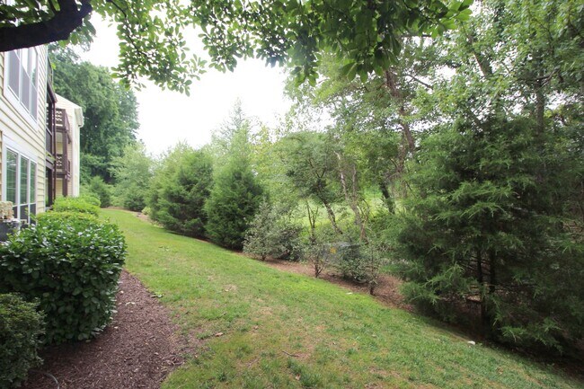 Building Photo - 10118 Oakton Terrace Rd
