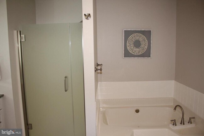 Building Photo - 176 S Patricia Dr