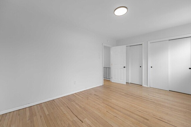 Building Photo - 461 Hale St