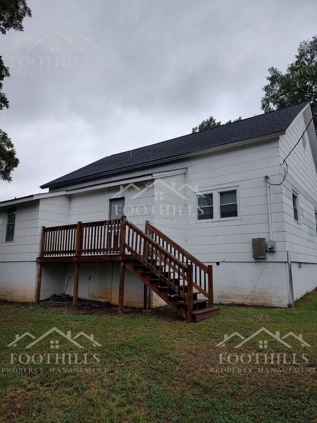 Building Photo - 107 Bailey St