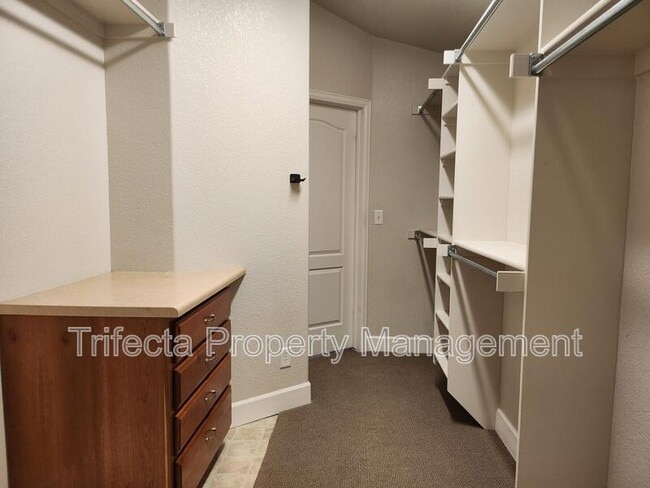 Building Photo - 4101 Crittenton Ln