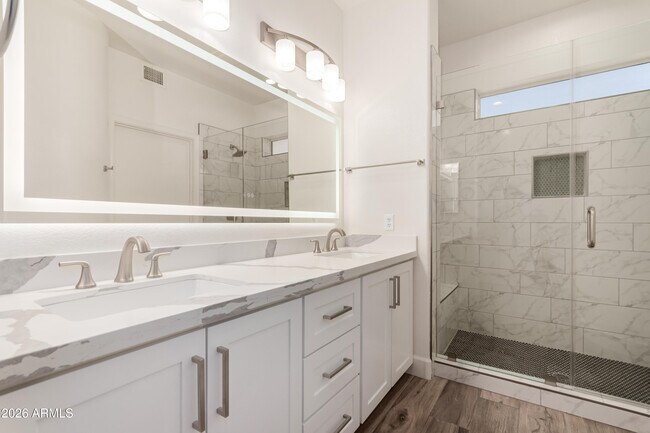 Building Photo - 14608 W Horizon Dr