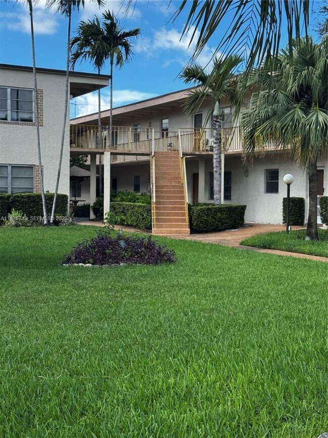 Building Photo - 2515 Polk St