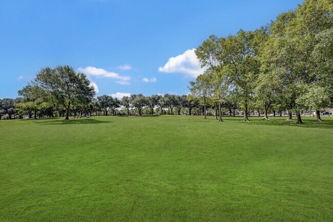 Building Photo - 15127 Trumpet Vine Ln