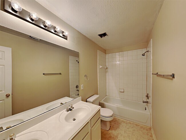 Building Photo - 25803 Bayou Arbor Ln