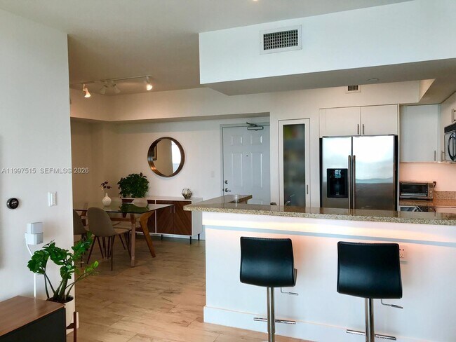 Building Photo - 1723 SW 2nd Ave