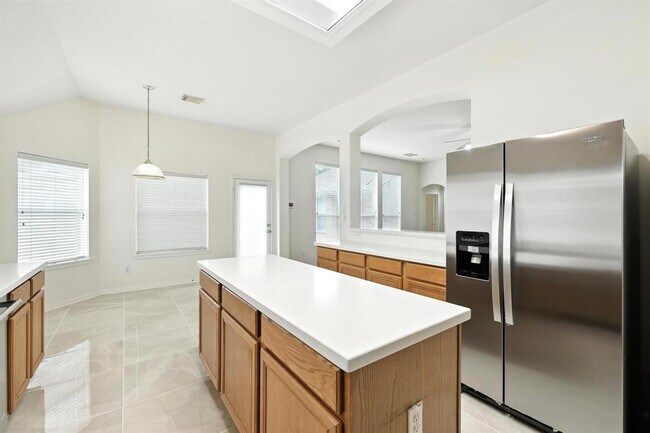 Building Photo - 14411 Gadshill Cir